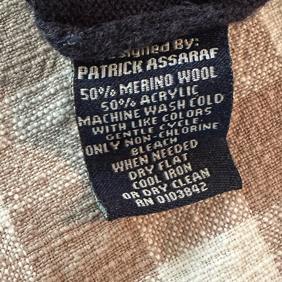 Linea Rosso Designed by Patrick Assaraf Merino Wool Striped V Neck Men’s Sweater - Picture 4 of 4